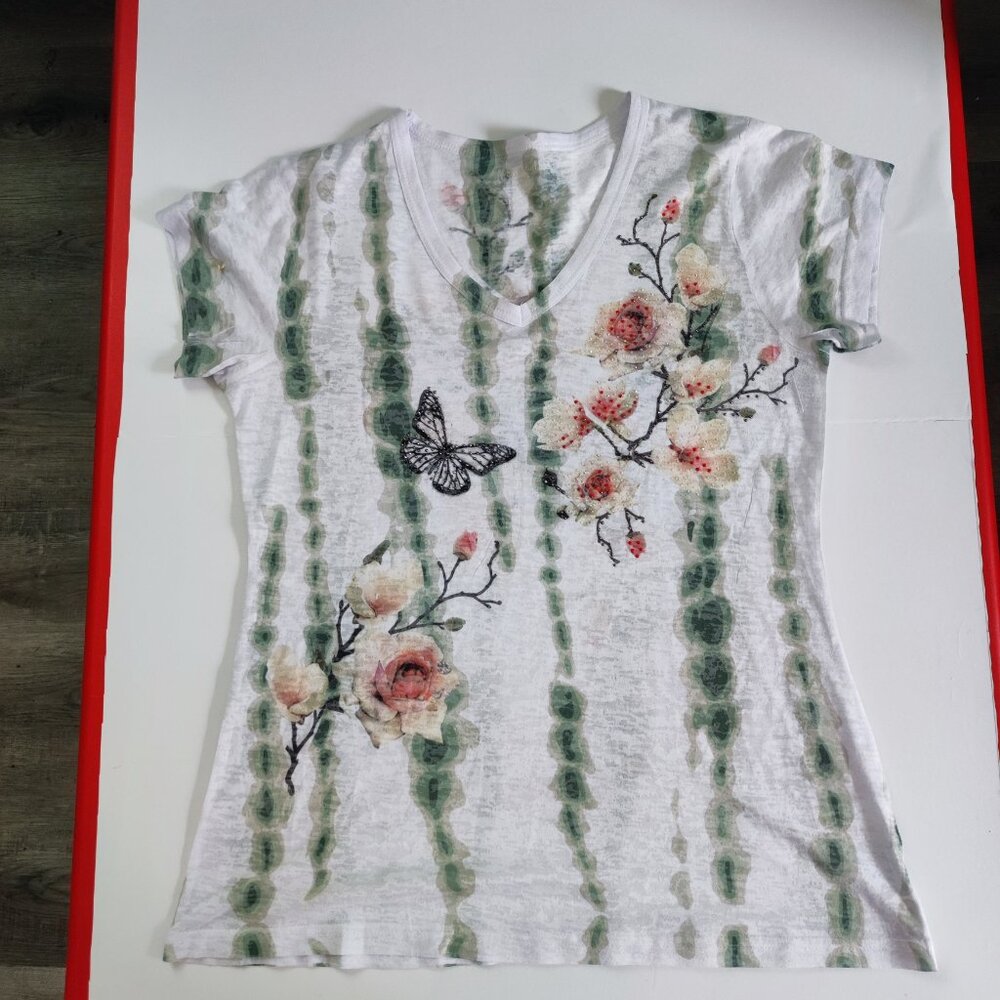 Essential by Milano lightweight blouse white with floral design women's size M
